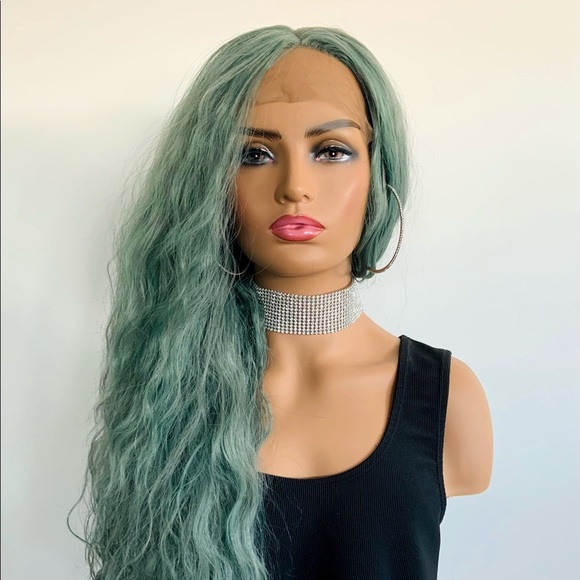 Very Pretty 26” Pearl Green Premium Synthetic Fiber Lace Front Wig - Picture 6 of 13